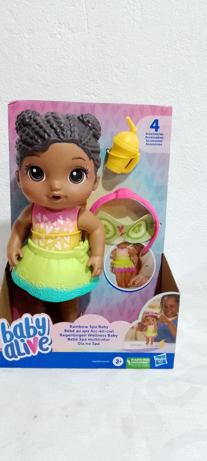 Boneca Baby Alive Dia no Spa Hasbro negra com 4 acessórios