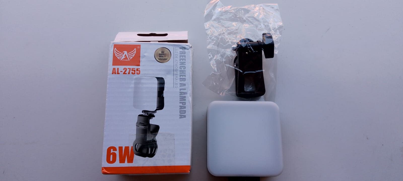 Luz de preenchimento LED Altomex AL-2755 6W com clip