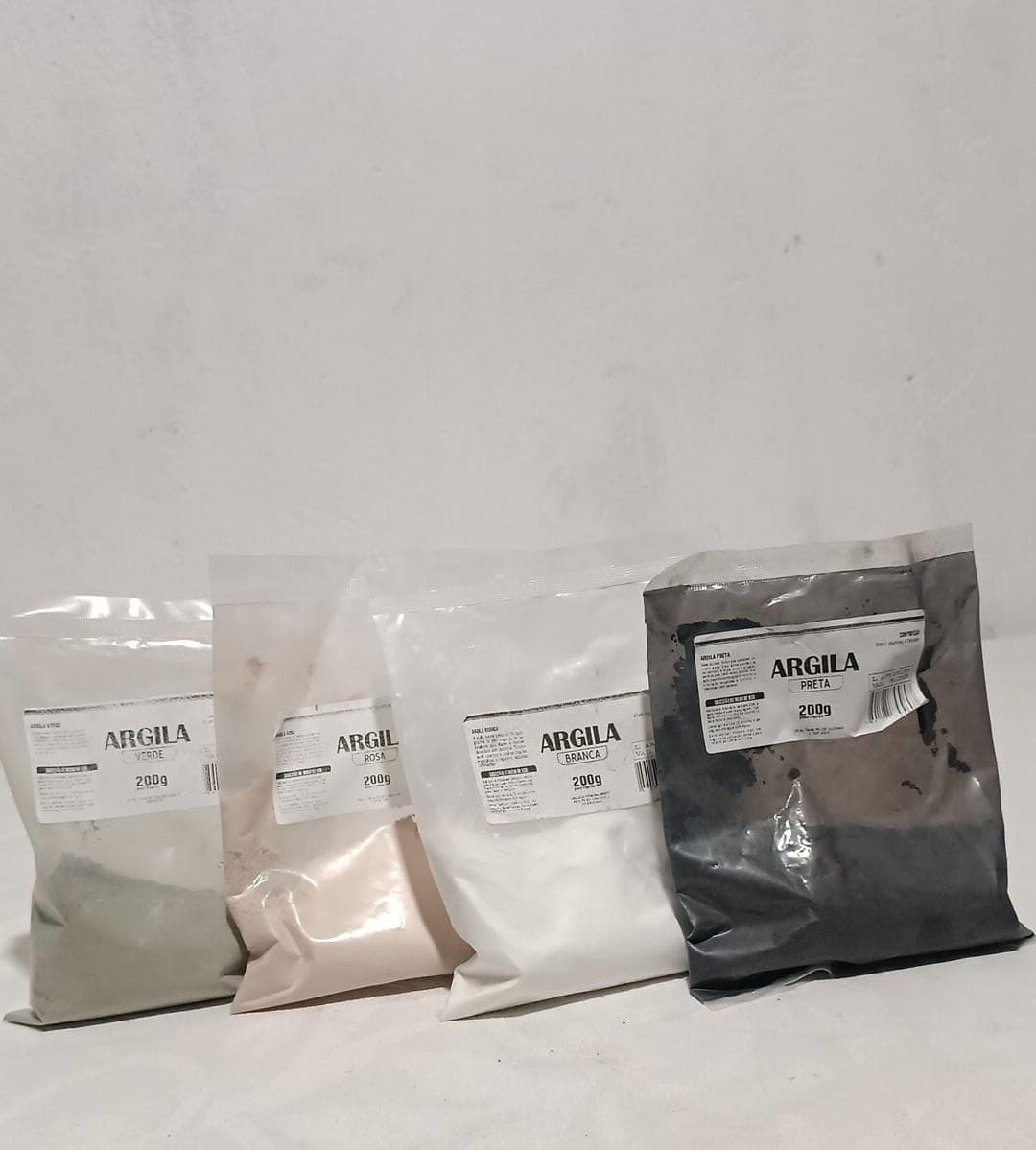Kit 4 Argilas Faciais Verde Rosa Branca e Preta 200g