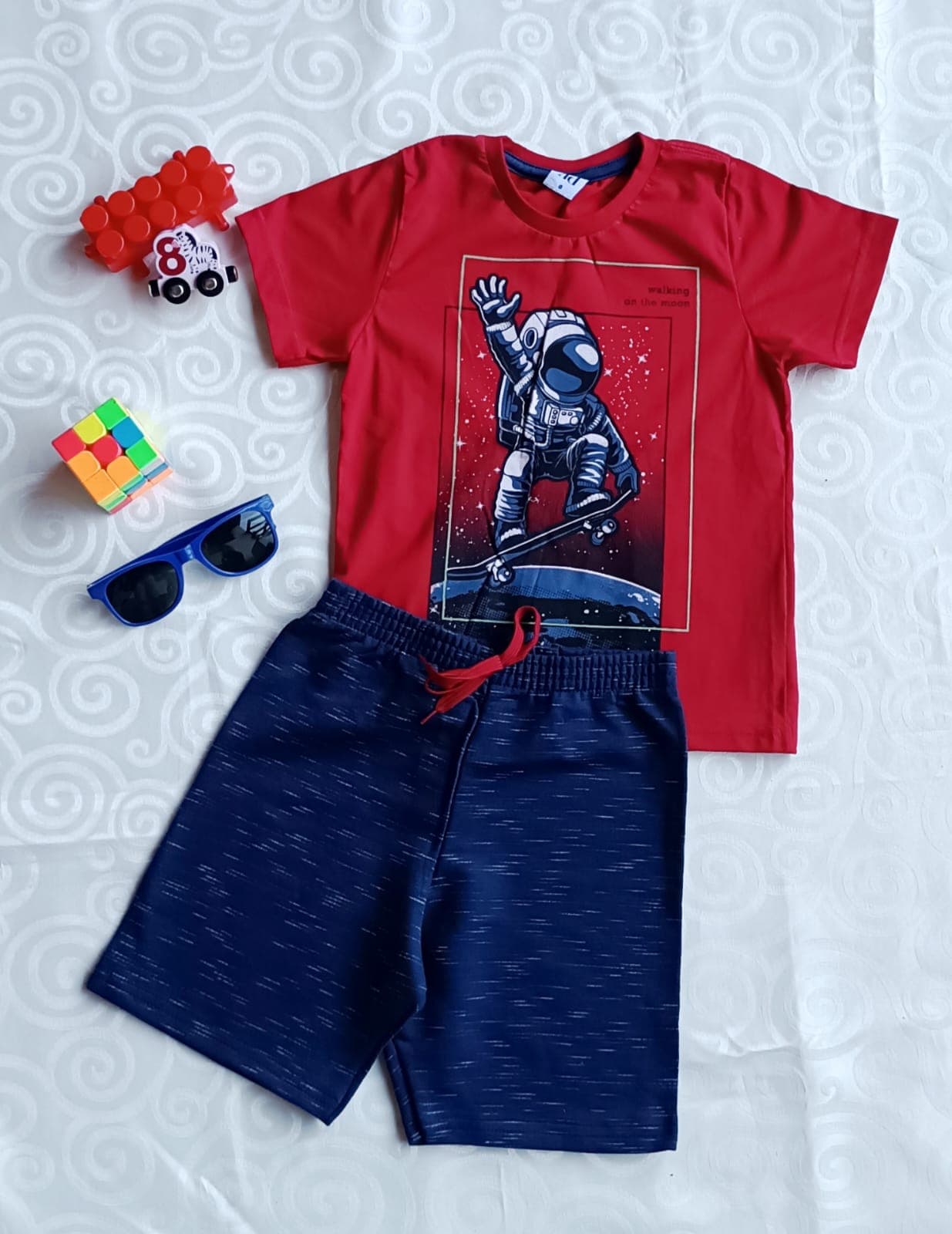 Conjunto Infantil Menino Camiseta Mission Astronauta Vermelha e Bermuda Marinho - TAM 8